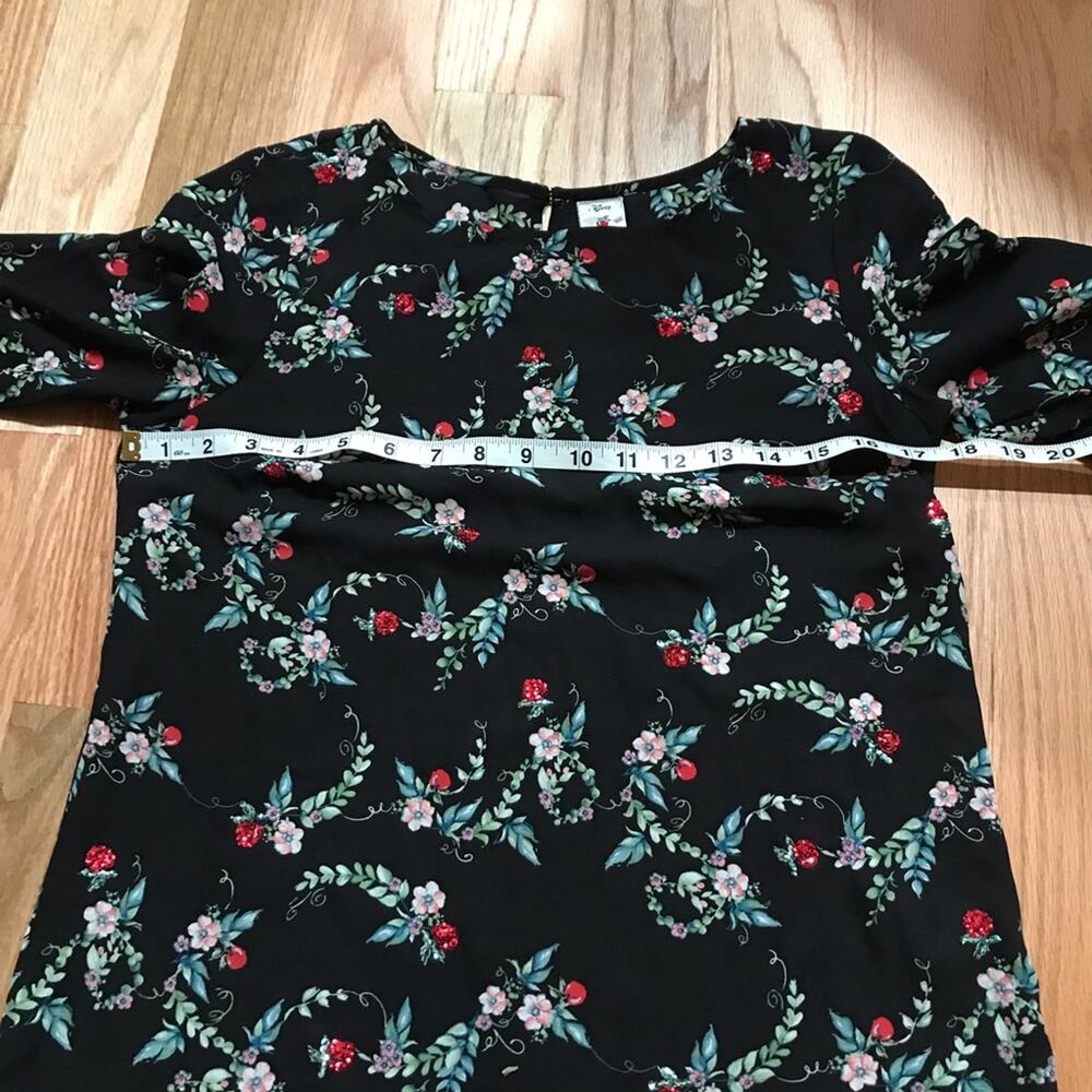Disney collection by LC Lauren Conrad Snow White collaboration blouse size XS - Picture 4 of 6